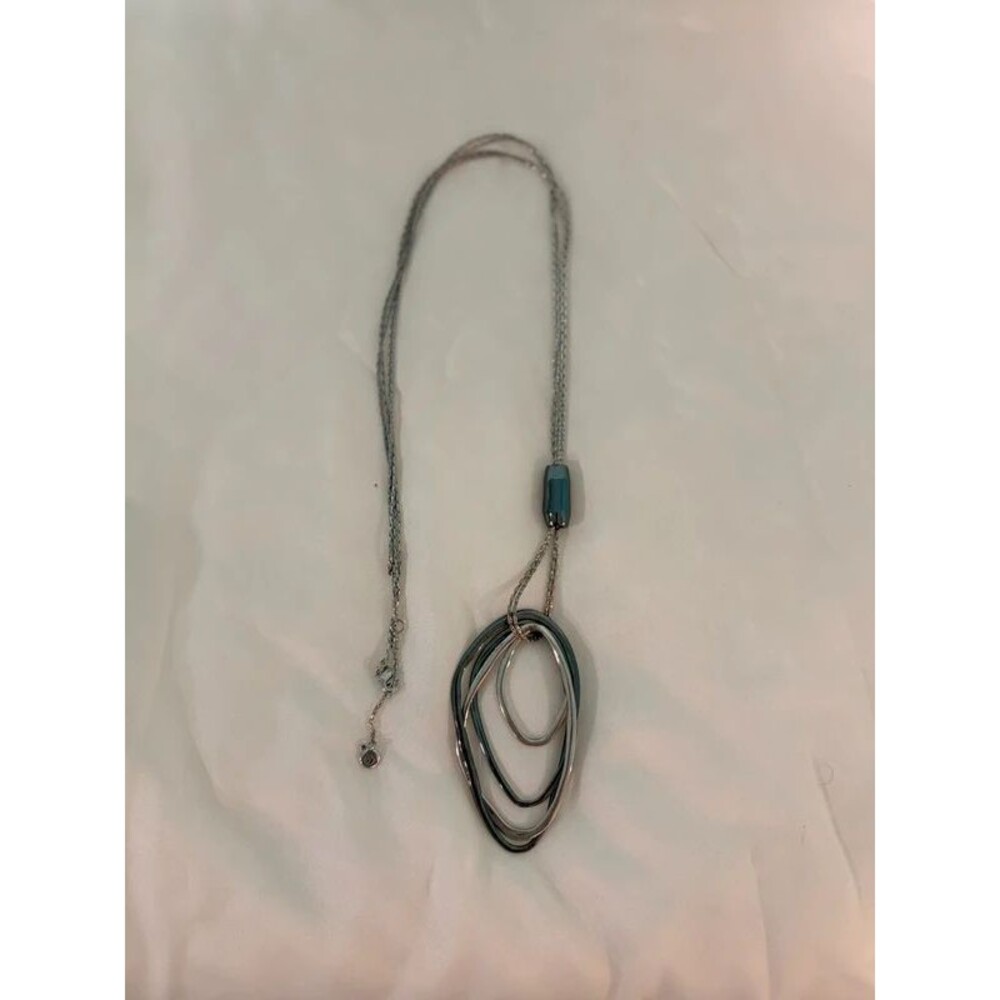 Long necklace - adjustable clasp - geometric charm - silver